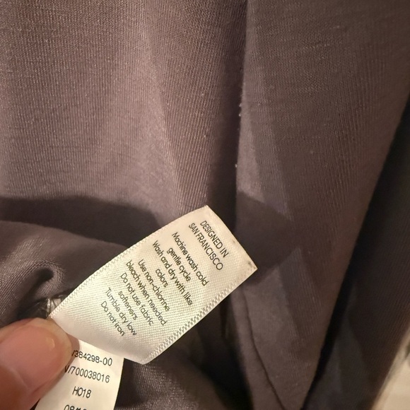 Athleta Split Back Long Sleeve Workout Small Top - Picture 4 of 5